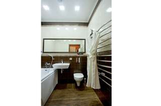 Гостиница Red House Белгород Номер полулюкс с 1 двуспальной кроватью #25-3